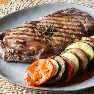 Entrecot a La plancha con guarnición