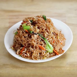 Nudle sa junetinom + Coca-Cola