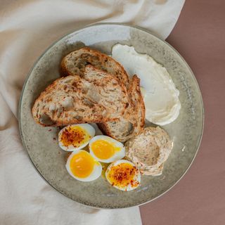 Яйця з хлібом