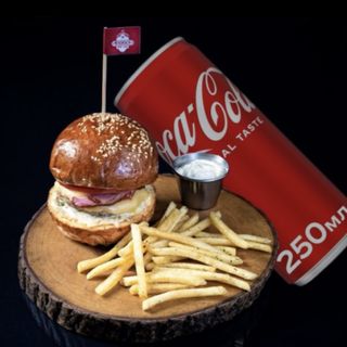 Комбо Чікен бургер + Соса-соla