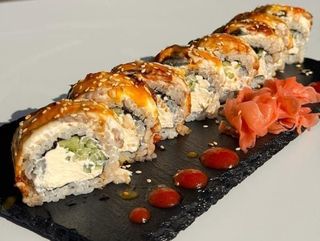 Philadelphia z węgorzem 8 szt.