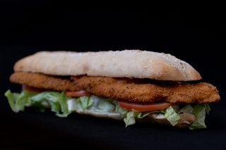 Bocadillo De Pollo Empanado