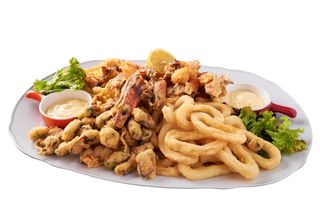 PIATTO FRITTO MISTO CON PATATINE FRITTE