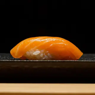 Nigiri de Salmon (1 unidad)