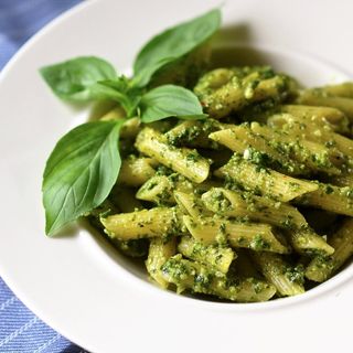 Makaron  z bazyliowym pesto (VEGE)