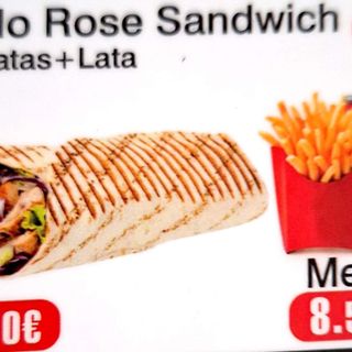Pollo Rose Sándwich
