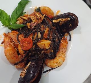 Pasta italiana con mariscos