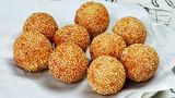 Golden Fried Sweet Balls With Sesame (4 PCS)