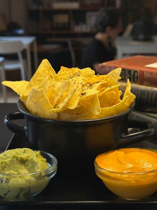 Nachos con guacamole 