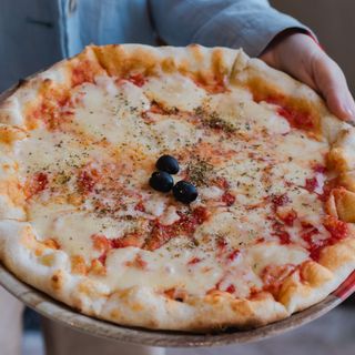 Pizza Margarita medium