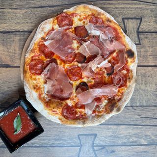 Pizza Tutto Salami Ø30cm