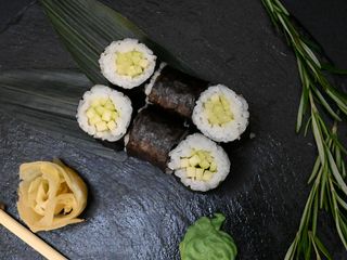 Макі з огірком (110g)