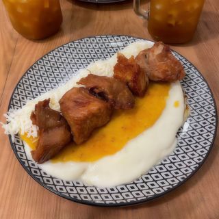 Cachapa con Cerdo Frito al Estilo Venezolano