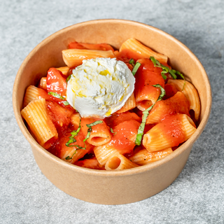 Макарони с доматен сос и рикота (460г)