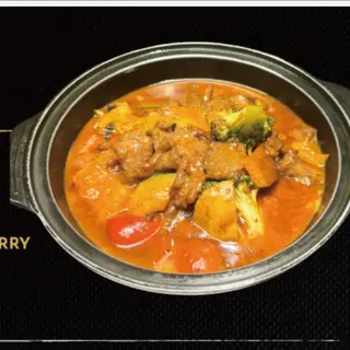 Ternera salteada con curry panang thai