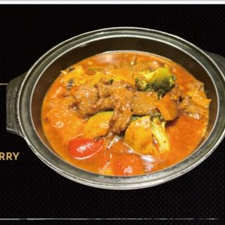 Ternera salteada con curry panang thai