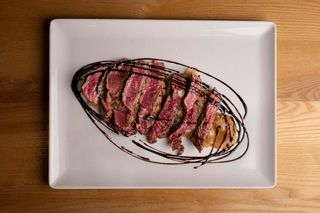 Entrecote alla cipolla caramellata