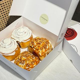 4 ცალიანი ნაკრები - 2 სინაროლი კლასიკური, 2 სინაბანსი; Cinnabox 4 pcs