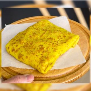 Crepe with mushrooms and cheese