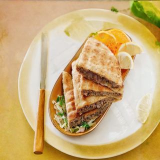 Arais kafta con carne y quesos