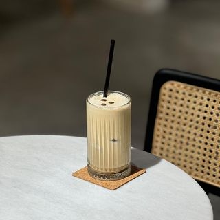 ცივი ამერიკანო ნაყინით