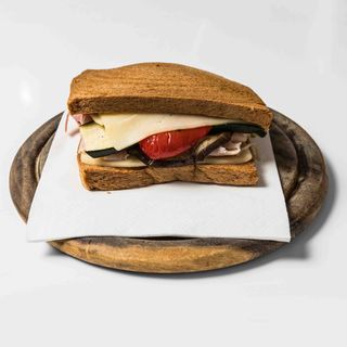 Tostone prosciutto cotto e formaggio edamer