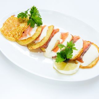 Деруни з сьомгою (100/40г)