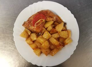 Пиле с картофи на фурна (300г)
