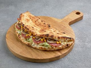 Сендвіч піца з салямі та грибами (485g)