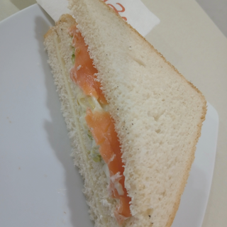 Sándwich Frío Doble De Salmón (1 Ud.)