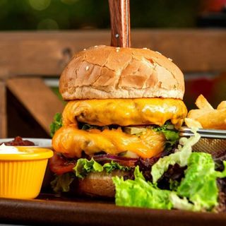 MIGHTY CRUNCHY BURGER