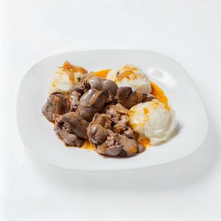 Piure de cartofi cu ficăței de pui