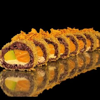 55A. Dragón Roll Roll Frito Salmón Acompaña Arroz Negro (8 Pzs.)