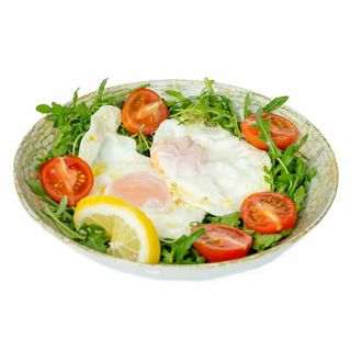 Oua Ochiuri cu Salata de Rucola