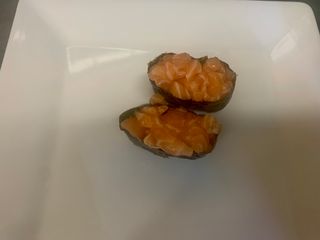 703 - Gunkan salmone 2 pezzi