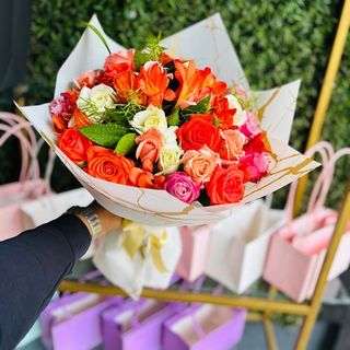 Bouquet de fleurs multicolores 