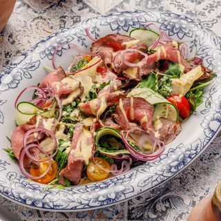 Салат с Roast Beef / Salată cu Roast Beef