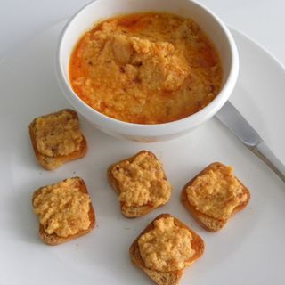 Almogrote con Tostas de Pan