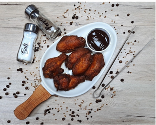 Пилешки крилца с барбекю сос