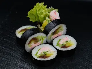 Futomaki ze śnieżnym krabem i kanpio (6 szt) (195g)