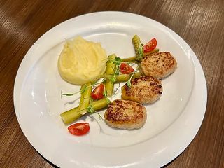 Котлети з курча з пюре (180/150)