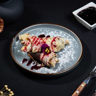 Clătite cu dulceață de afine