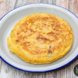 Tortilla de patatas clásica grande