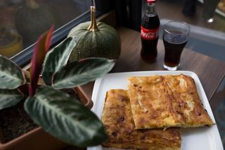 ნახევრად ფენოვანი ხაჭაპური