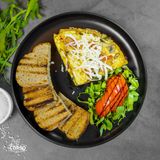 Omleta cu bacon si legume