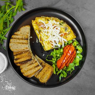 Omleta cu bacon si legume