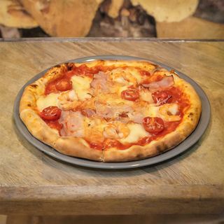 Pizza Gamberi con Spinata di Salame