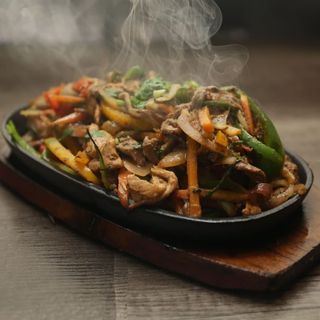 Combo Tejano Carnitas Mixtas