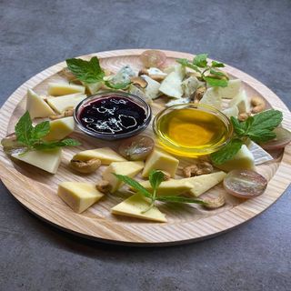 Сирна тарілка (200)