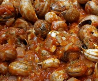 Caracoles en salsa